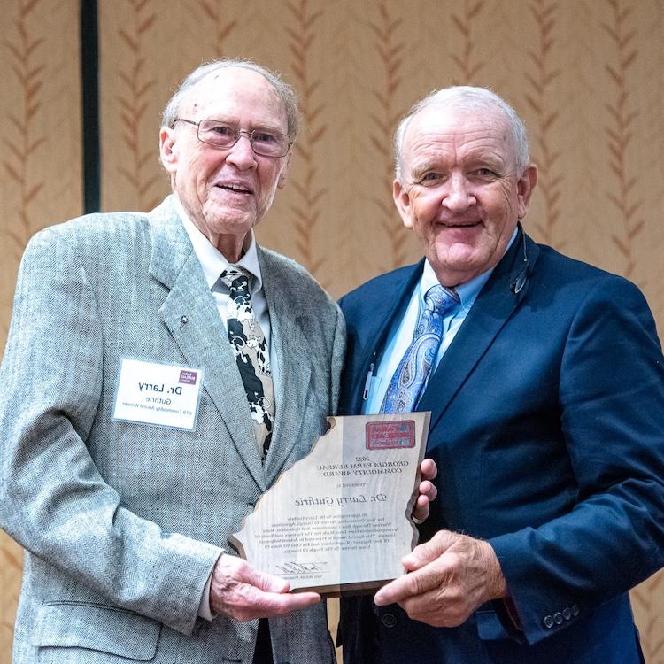 Dr. Larry Guthrie receives 2022 GFB Commodity Award